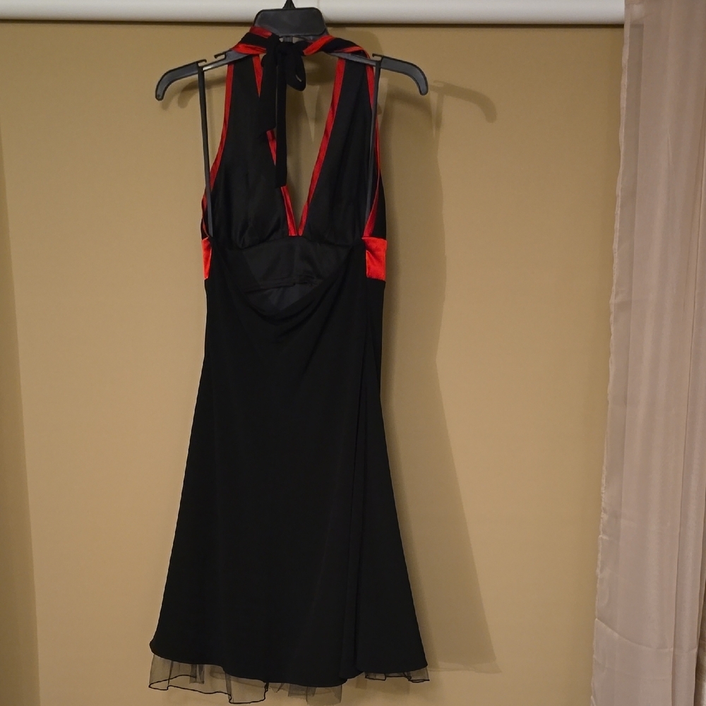 Blondie Nites Black and Red Backless Dress - Picture 2 of 9